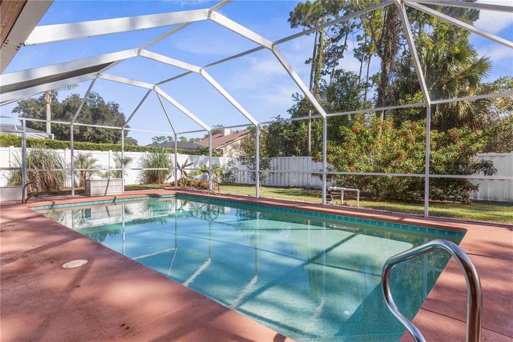 Active With Contract: $400,000 (3 beds, 2 baths, 2030 Square Feet)