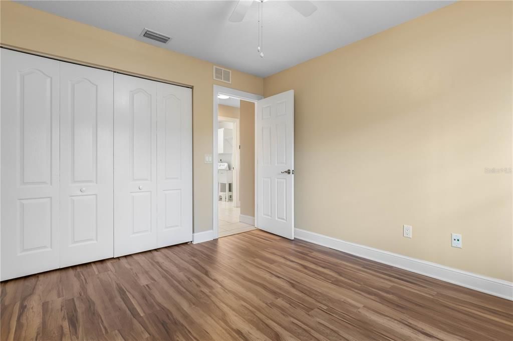 Active With Contract: $400,000 (3 beds, 2 baths, 2030 Square Feet)