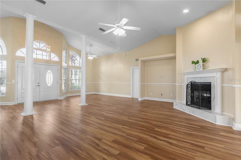 Active With Contract: $400,000 (3 beds, 2 baths, 2030 Square Feet)