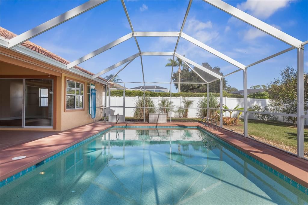 Active With Contract: $400,000 (3 beds, 2 baths, 2030 Square Feet)