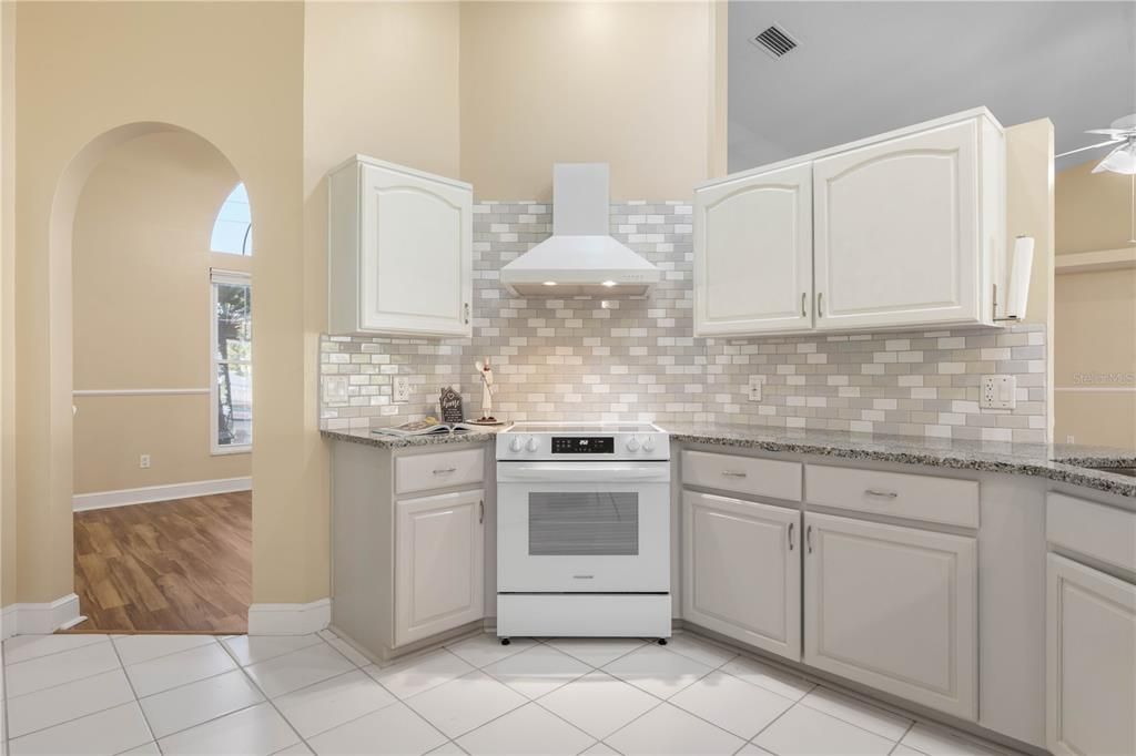 Active With Contract: $400,000 (3 beds, 2 baths, 2030 Square Feet)