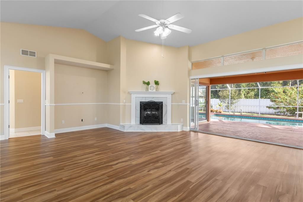 Active With Contract: $400,000 (3 beds, 2 baths, 2030 Square Feet)