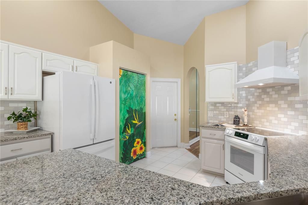 Active With Contract: $400,000 (3 beds, 2 baths, 2030 Square Feet)