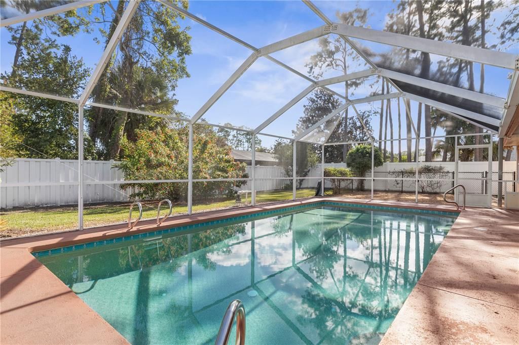 Active With Contract: $400,000 (3 beds, 2 baths, 2030 Square Feet)