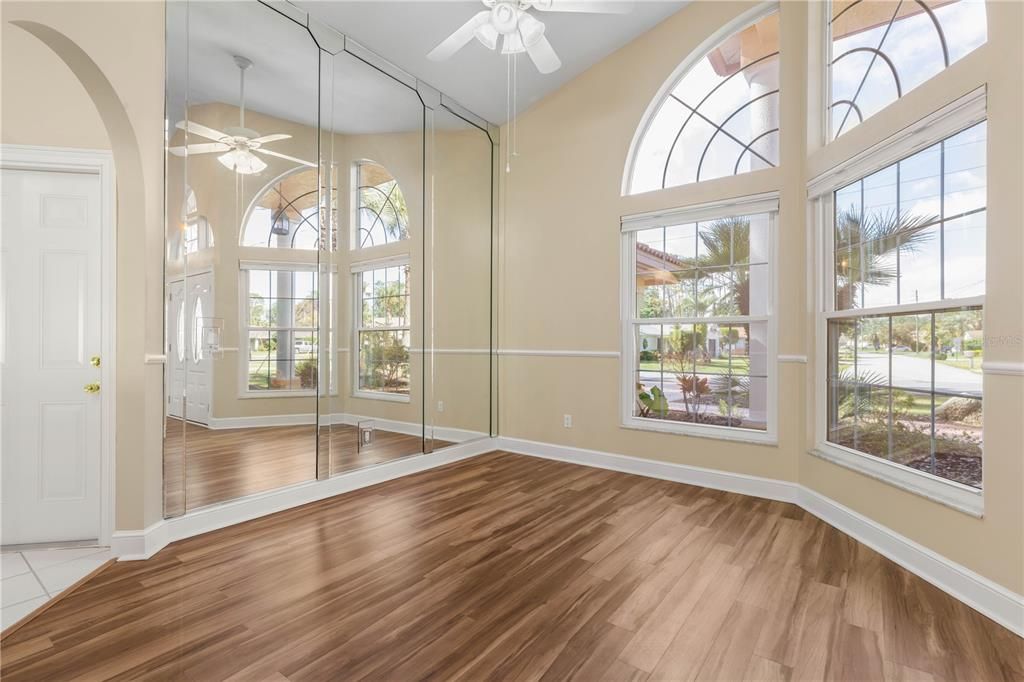 Active With Contract: $400,000 (3 beds, 2 baths, 2030 Square Feet)