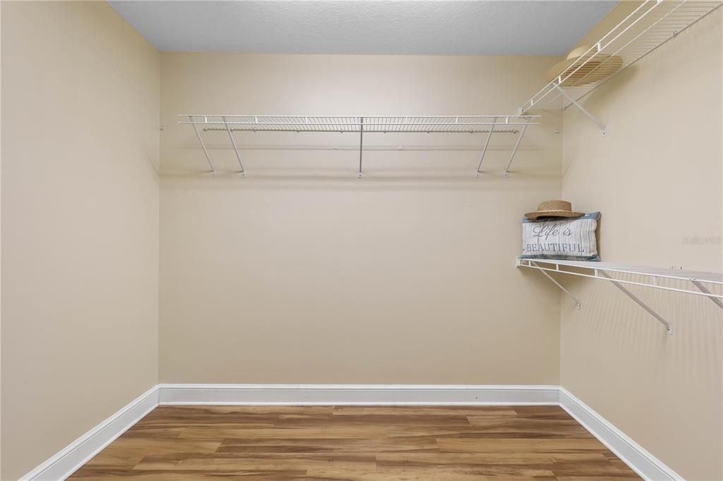 Active With Contract: $400,000 (3 beds, 2 baths, 2030 Square Feet)