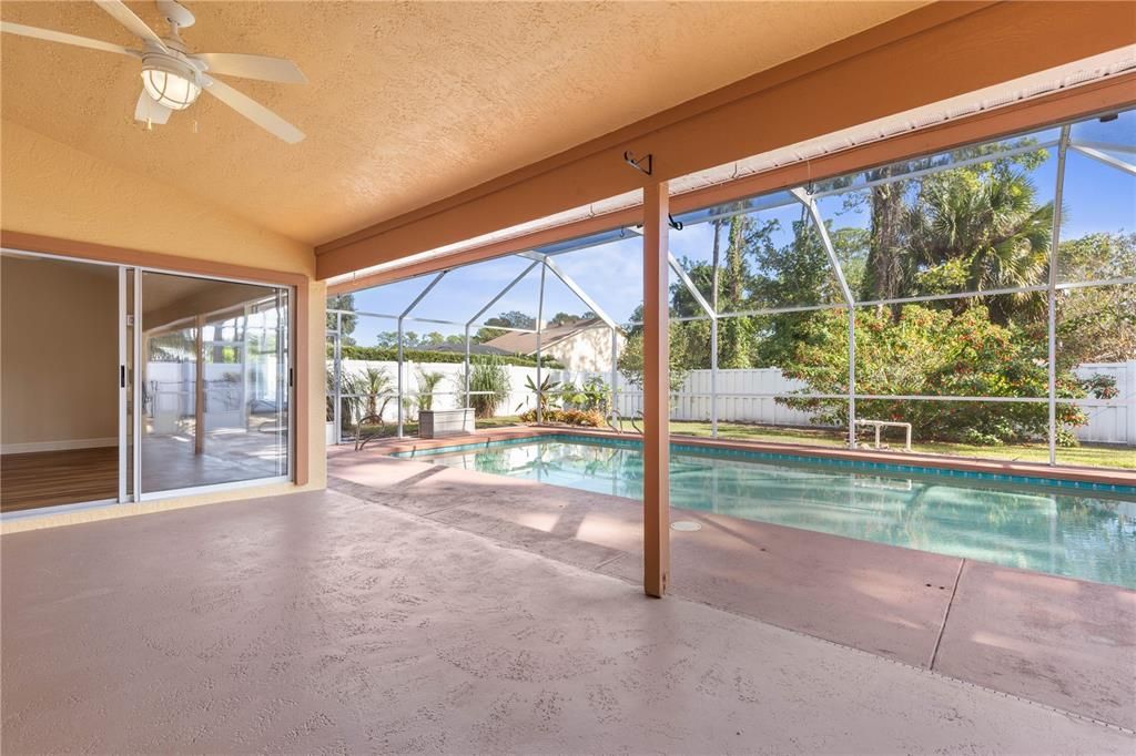 Active With Contract: $400,000 (3 beds, 2 baths, 2030 Square Feet)