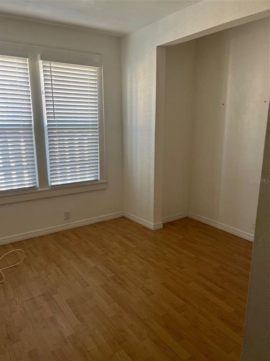 For Rent: $1,200 (1 beds, 1 baths, 405 Square Feet)