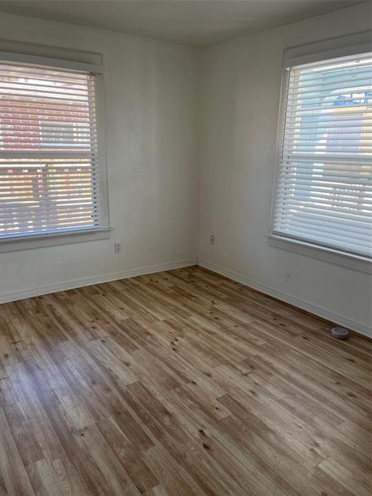 For Rent: $1,200 (1 beds, 1 baths, 405 Square Feet)