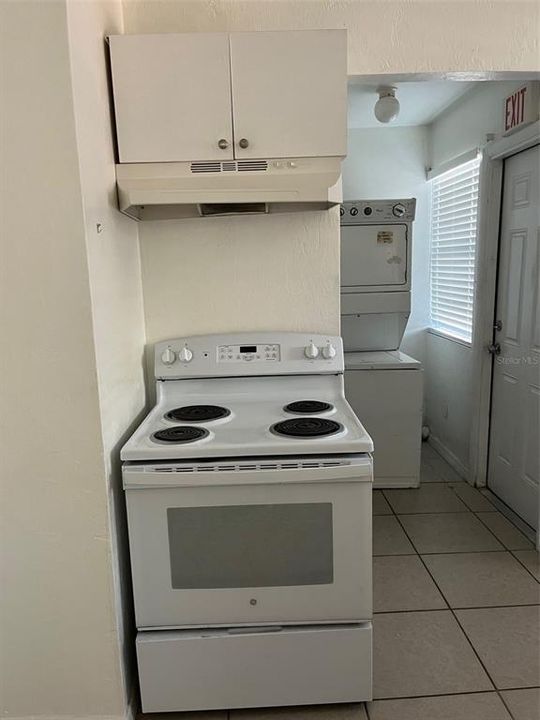 For Rent: $1,200 (1 beds, 1 baths, 405 Square Feet)
