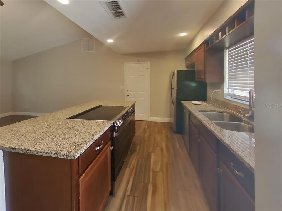 For Rent: $1,819 (3 beds, 2 baths, 1072 Square Feet)