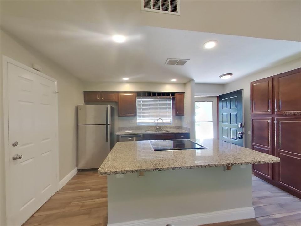 For Rent: $1,819 (3 beds, 2 baths, 1072 Square Feet)