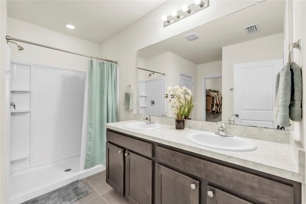 For Sale: $440,000 (4 beds, 2 baths, 1834 Square Feet)