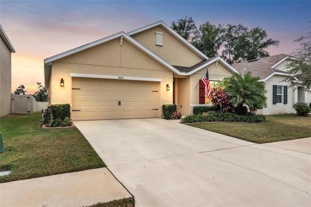 For Sale: $440,000 (4 beds, 2 baths, 1834 Square Feet)