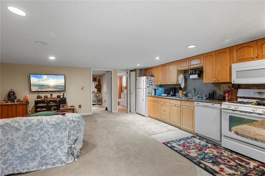 For Sale: $1,200,000 (3 beds, 3 baths, 2136 Square Feet)