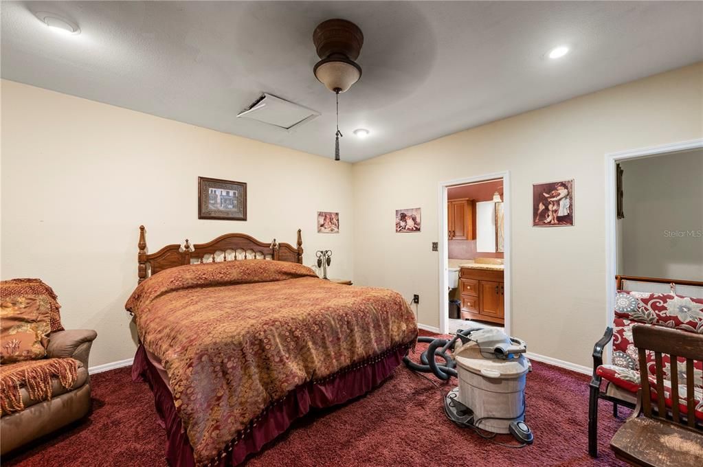 For Sale: $1,200,000 (3 beds, 3 baths, 2136 Square Feet)