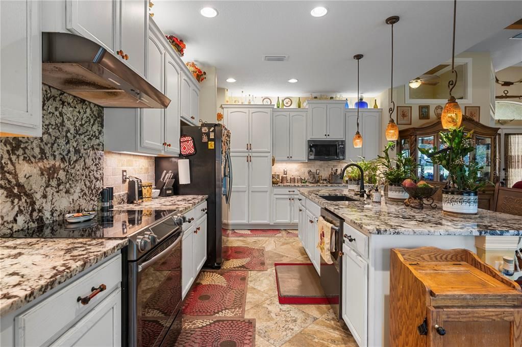 For Sale: $1,200,000 (3 beds, 3 baths, 2136 Square Feet)