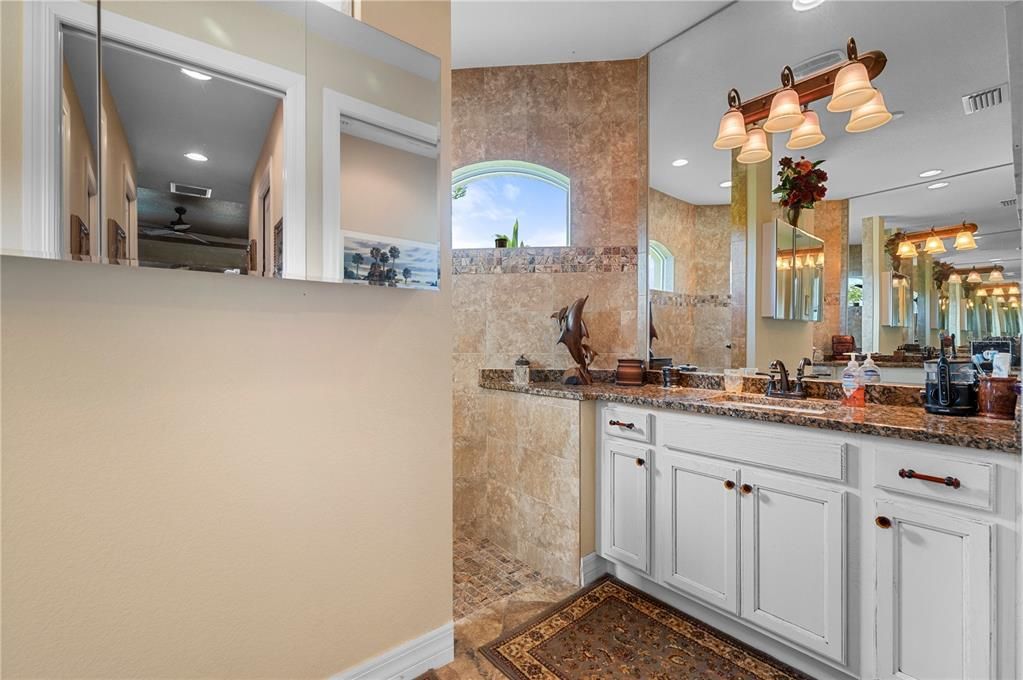 For Sale: $1,200,000 (3 beds, 3 baths, 2136 Square Feet)