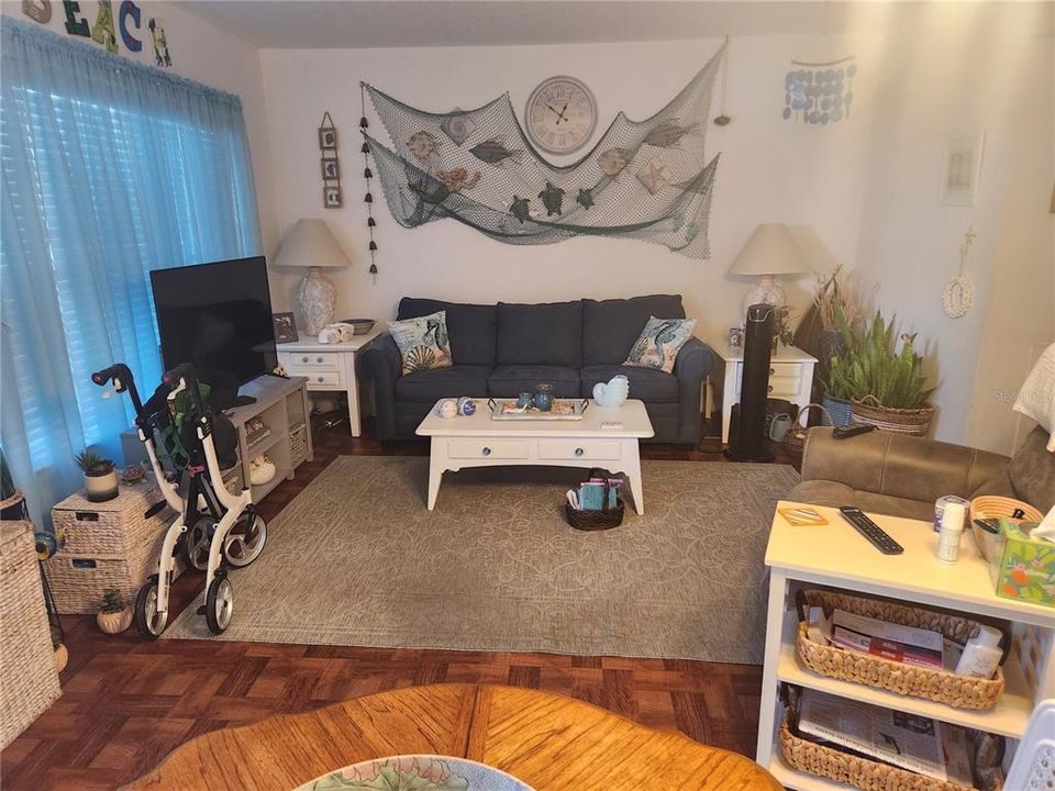 На продажу: $99,500 (1 спален, 1 ванн, 825 Квадратных фут)