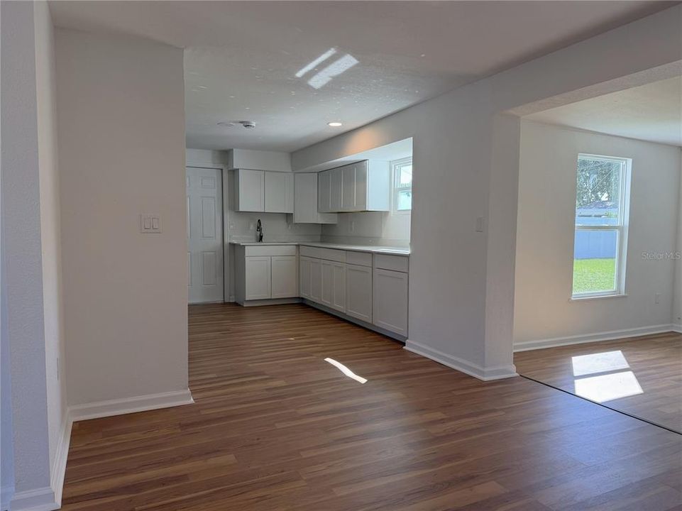 出租: $2,250 (2 贝兹, 2 浴室, 1538 平方英尺)