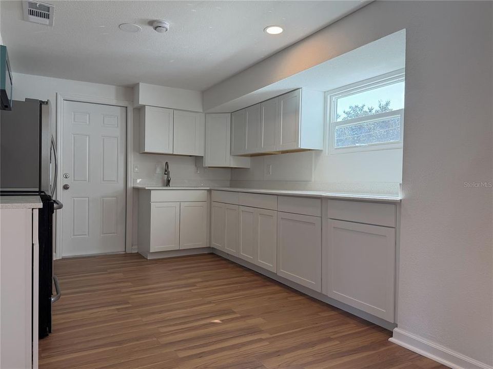 出租: $2,250 (2 贝兹, 2 浴室, 1538 平方英尺)