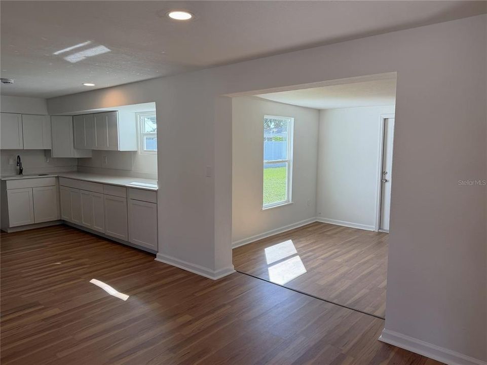 出租: $2,250 (2 贝兹, 2 浴室, 1538 平方英尺)