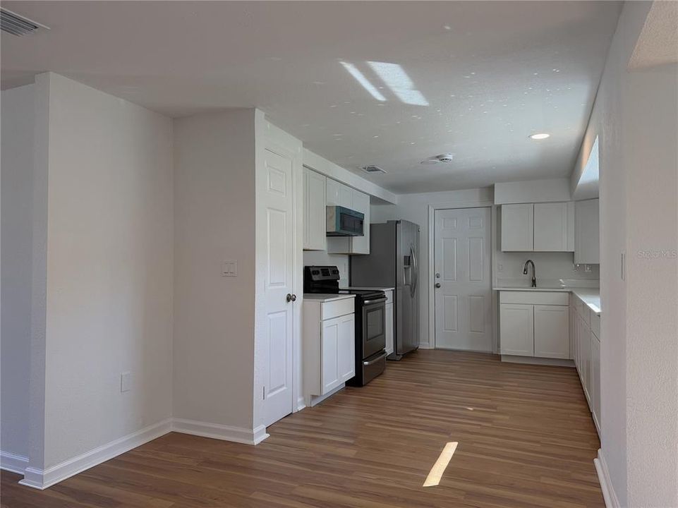 出租: $2,250 (2 贝兹, 2 浴室, 1538 平方英尺)