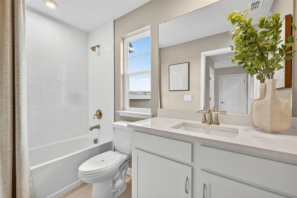 En Venta: $414,109 (4 camas, 3 baños, 2323 Pies cuadrados)