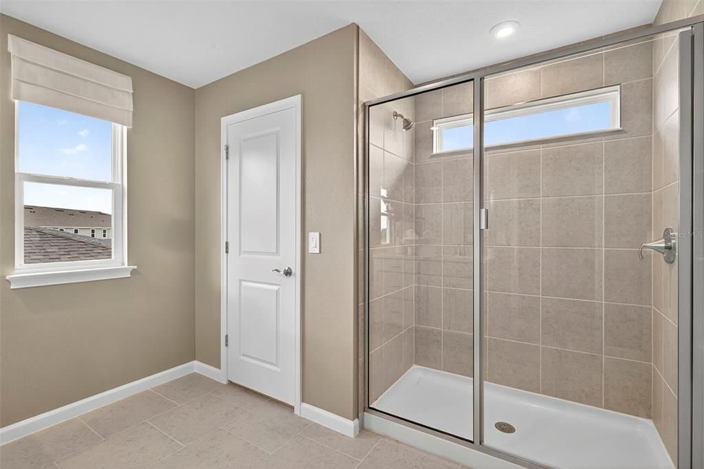 En Venta: $414,109 (4 camas, 3 baños, 2323 Pies cuadrados)