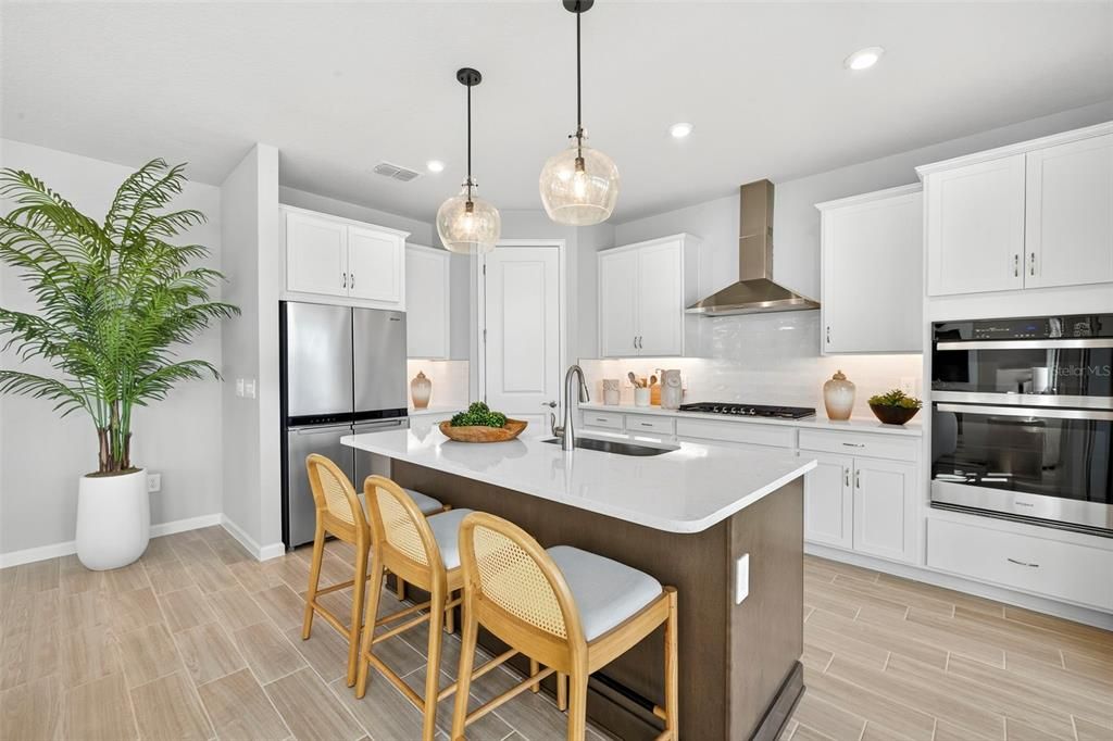 En Venta: $414,109 (4 camas, 3 baños, 2323 Pies cuadrados)