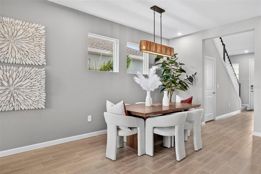 En Venta: $414,109 (4 camas, 3 baños, 2323 Pies cuadrados)