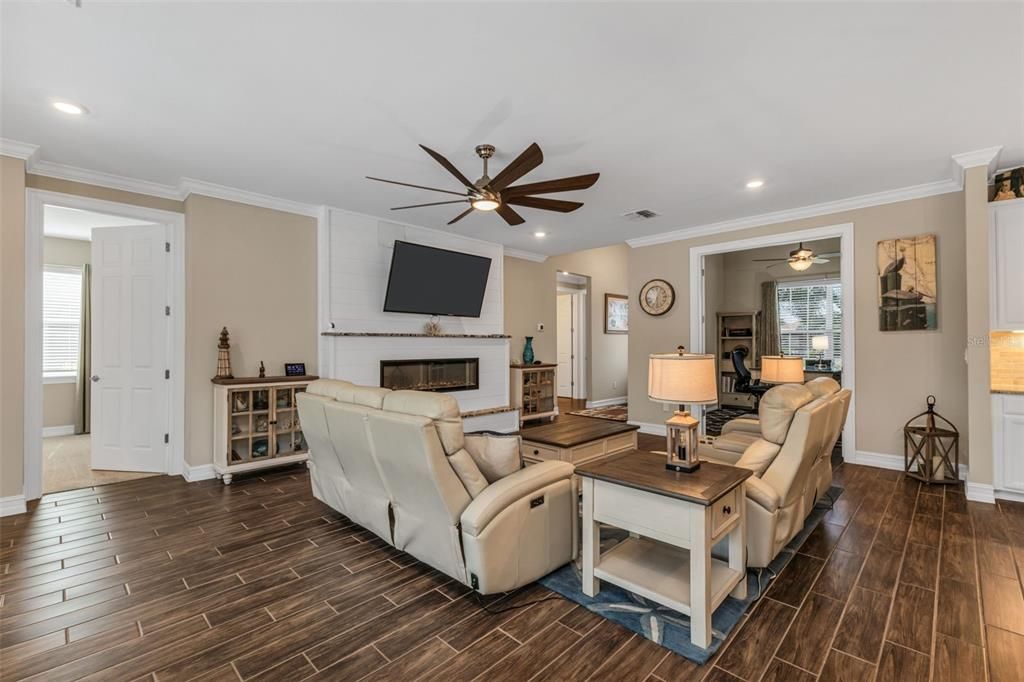 Active With Contract: $535,000 (4 beds, 3 baths, 2374 Square Feet)