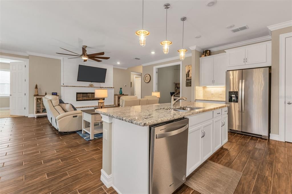 Active With Contract: $535,000 (4 beds, 3 baths, 2374 Square Feet)