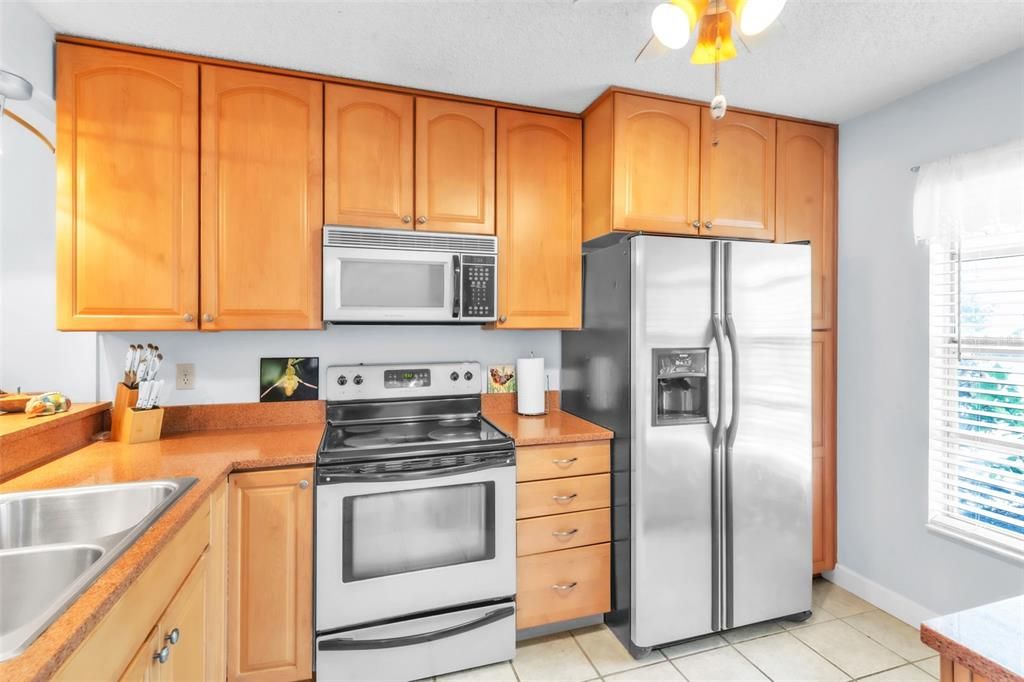 Под контрактом: $339,900 (2 спален, 2 ванн, 1013 Квадратных фут)