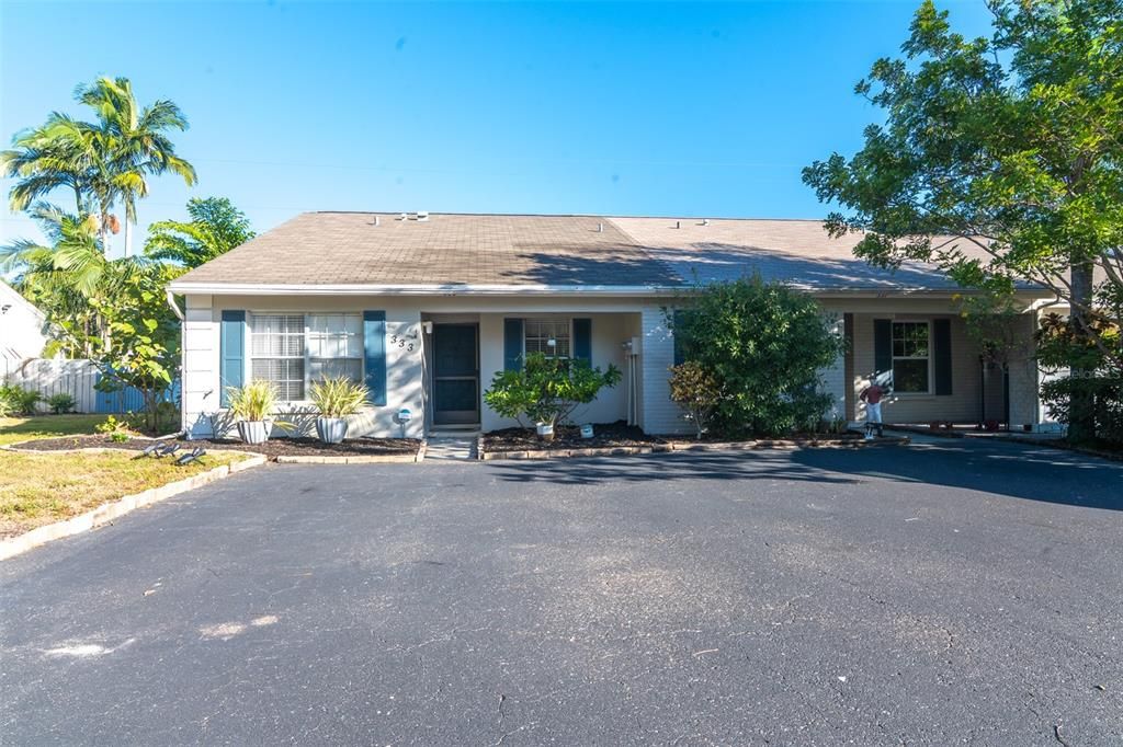 Под контрактом: $339,900 (2 спален, 2 ванн, 1013 Квадратных фут)