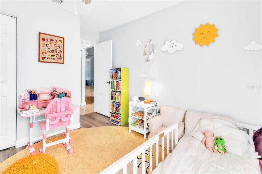 Под контрактом: $339,900 (2 спален, 2 ванн, 1013 Квадратных фут)