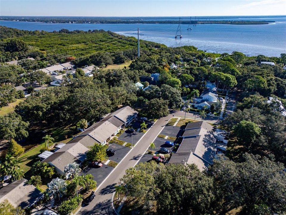 Под контрактом: $339,900 (2 спален, 2 ванн, 1013 Квадратных фут)