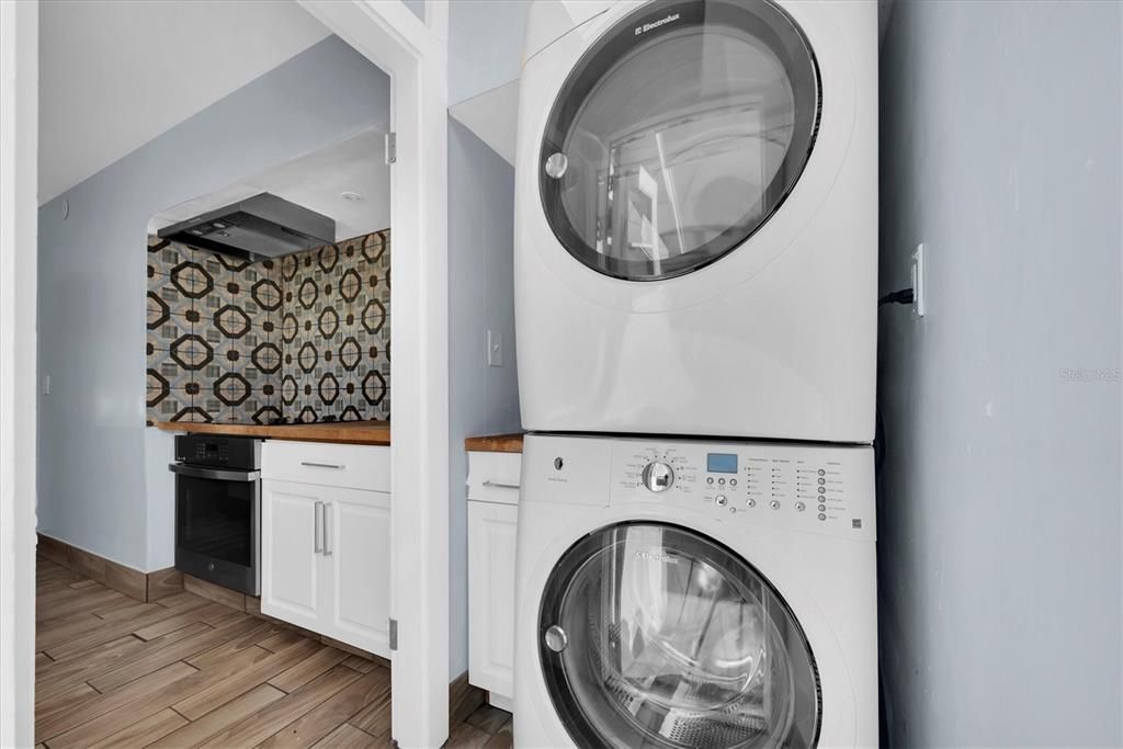 В аренду: $2,850 (2 спален, 2 ванн, 898 Квадратных фут)