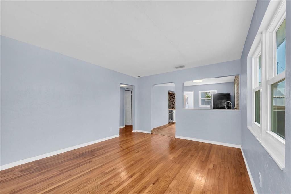 В аренду: $2,850 (2 спален, 2 ванн, 898 Квадратных фут)