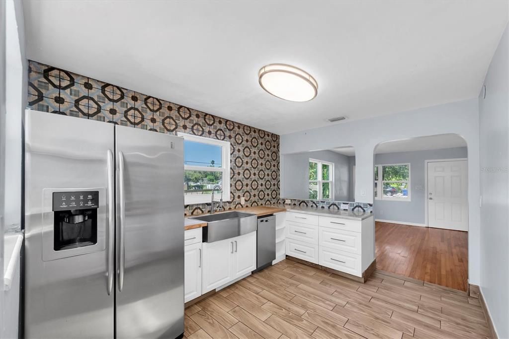 В аренду: $2,850 (2 спален, 2 ванн, 898 Квадратных фут)