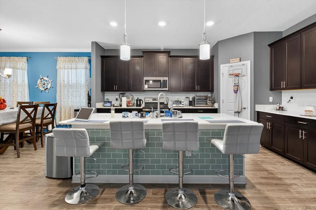 For Sale: $569,999 (4 beds, 2 baths, 2089 Square Feet)