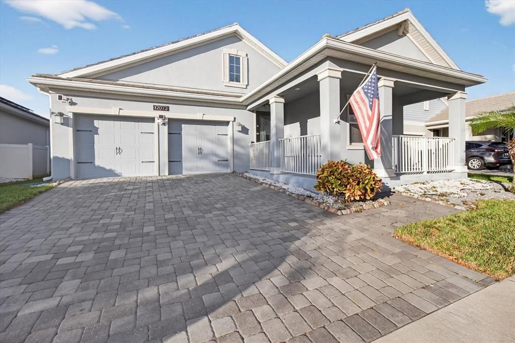 For Sale: $569,999 (4 beds, 2 baths, 2089 Square Feet)