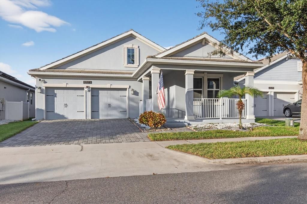 For Sale: $569,999 (4 beds, 2 baths, 2089 Square Feet)