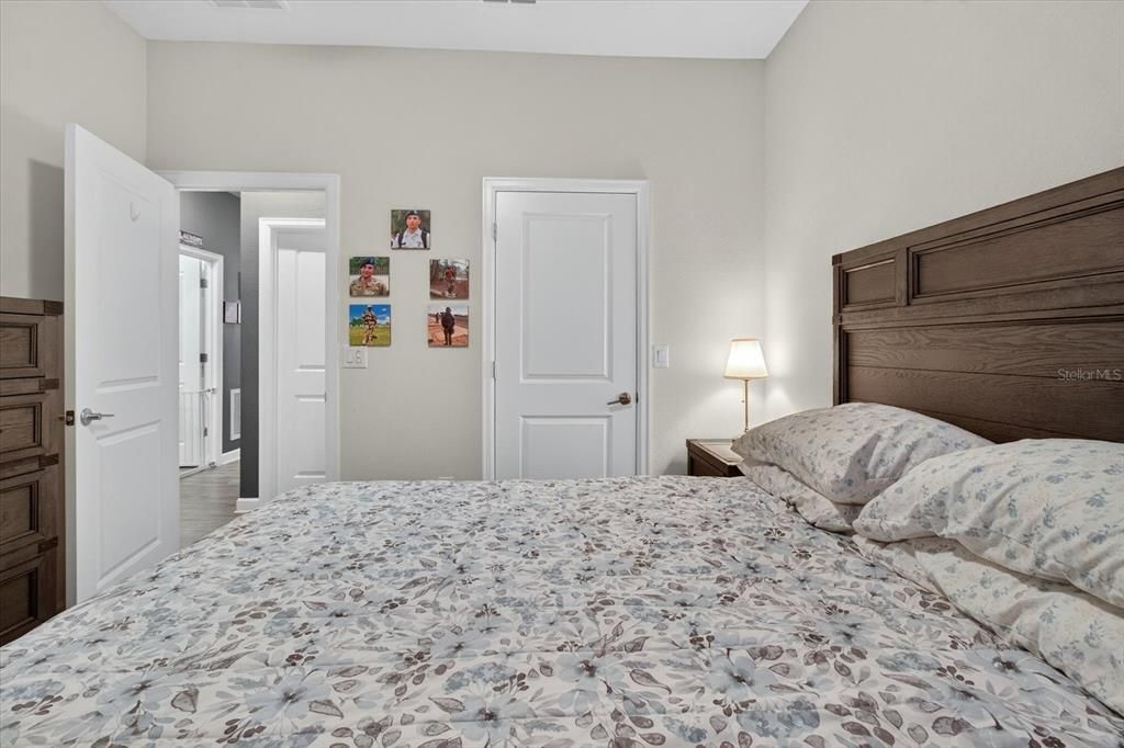 For Sale: $569,999 (4 beds, 2 baths, 2089 Square Feet)