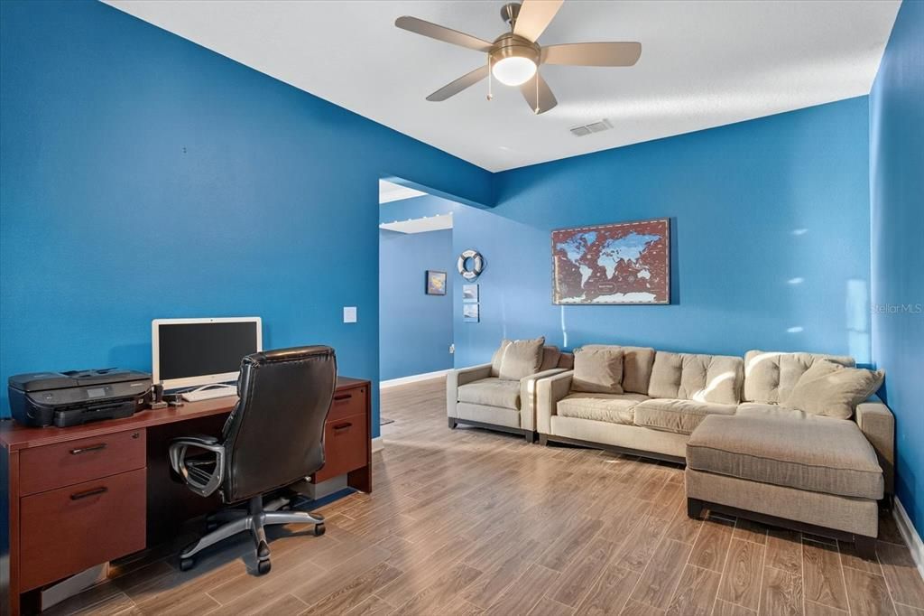 For Sale: $569,999 (4 beds, 2 baths, 2089 Square Feet)