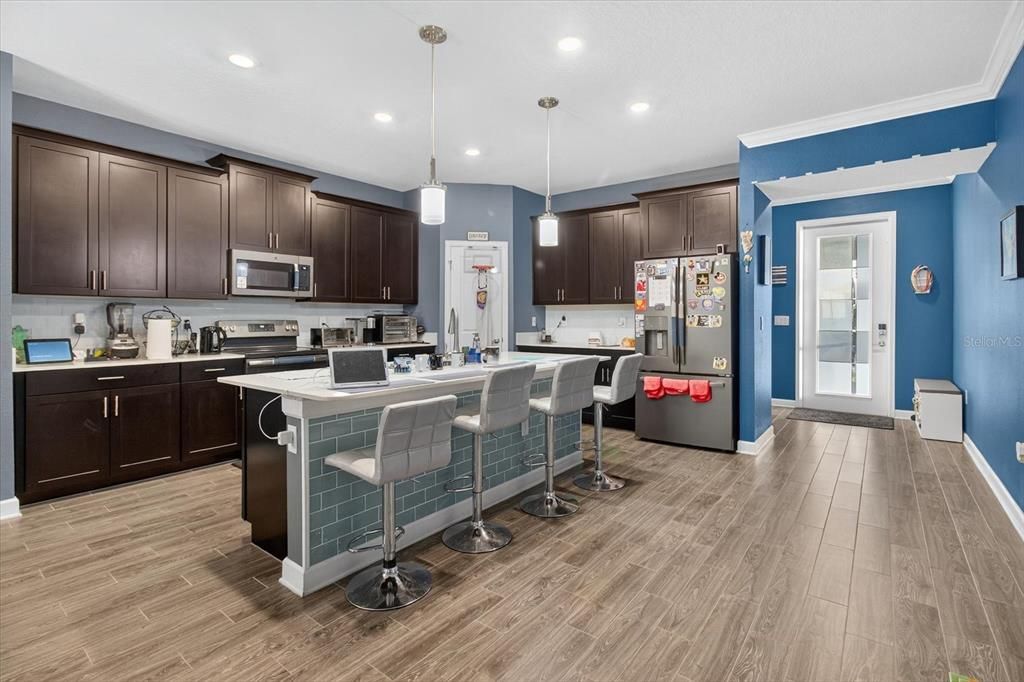 For Sale: $569,999 (4 beds, 2 baths, 2089 Square Feet)