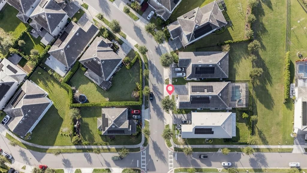 For Sale: $569,999 (4 beds, 2 baths, 2089 Square Feet)