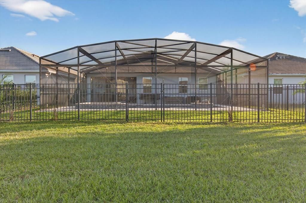 For Sale: $569,999 (4 beds, 2 baths, 2089 Square Feet)