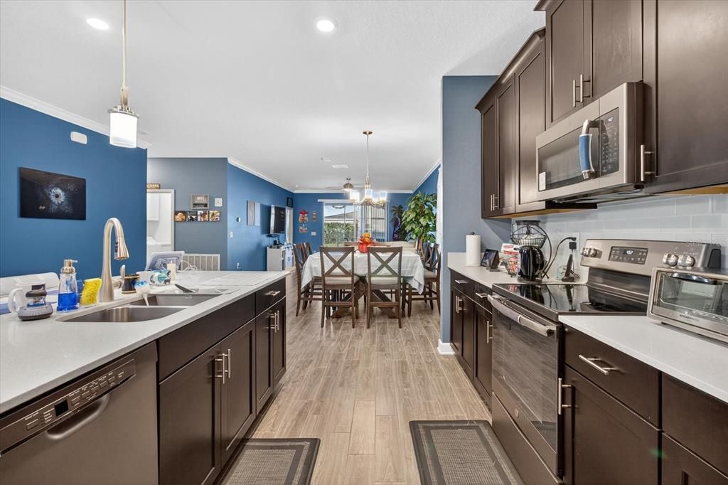 For Sale: $569,999 (4 beds, 2 baths, 2089 Square Feet)