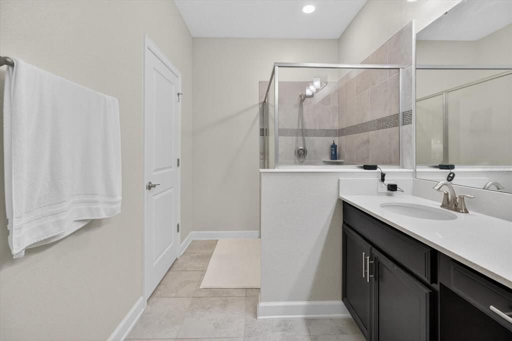 For Sale: $569,999 (4 beds, 2 baths, 2089 Square Feet)